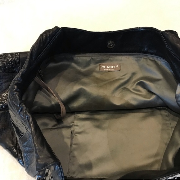 CHANEL Black Patchwork Leather Shoulder Bag - Picture 8 of 16